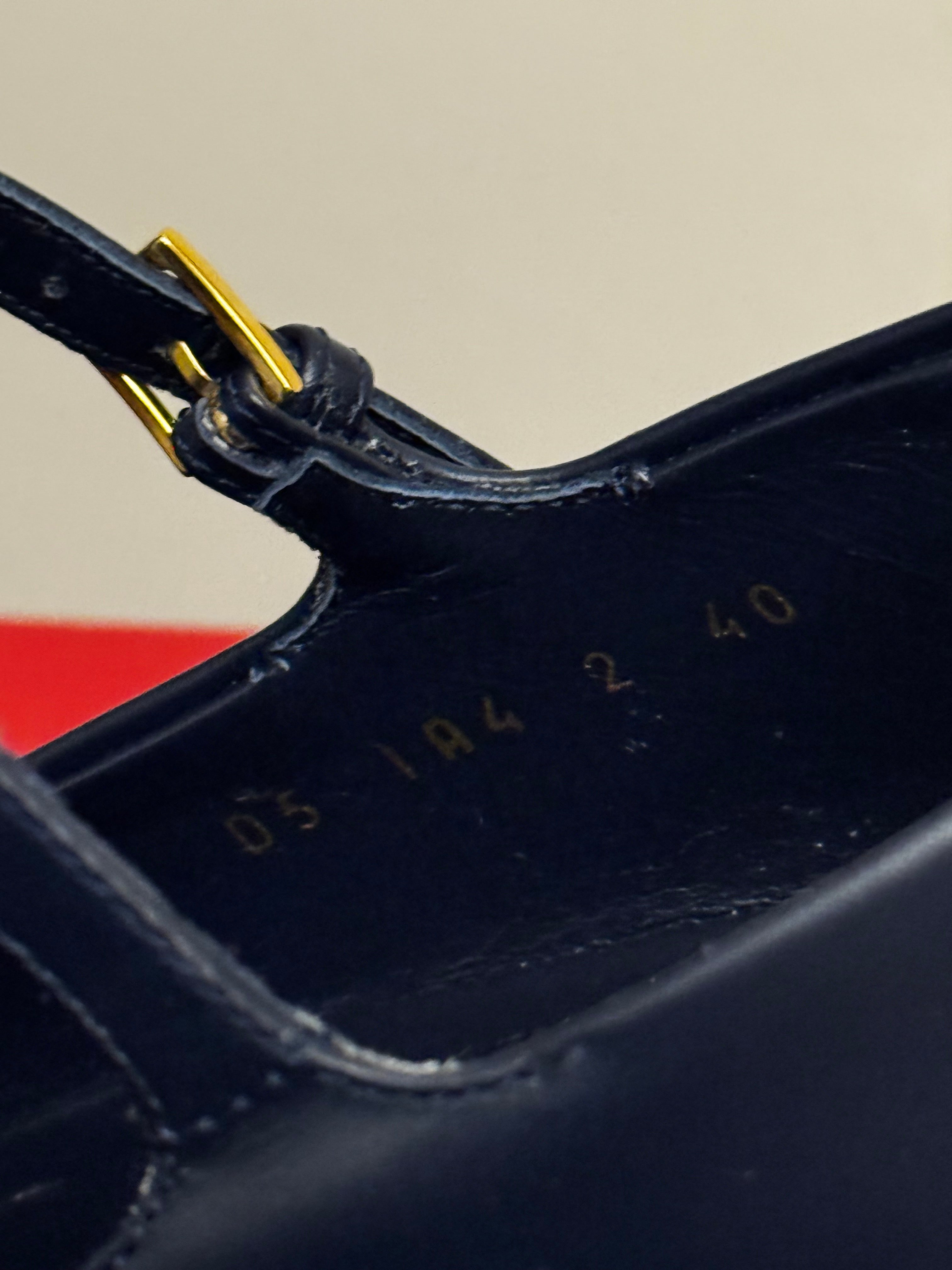 Valentini Garavani Navy VLogo Mary
