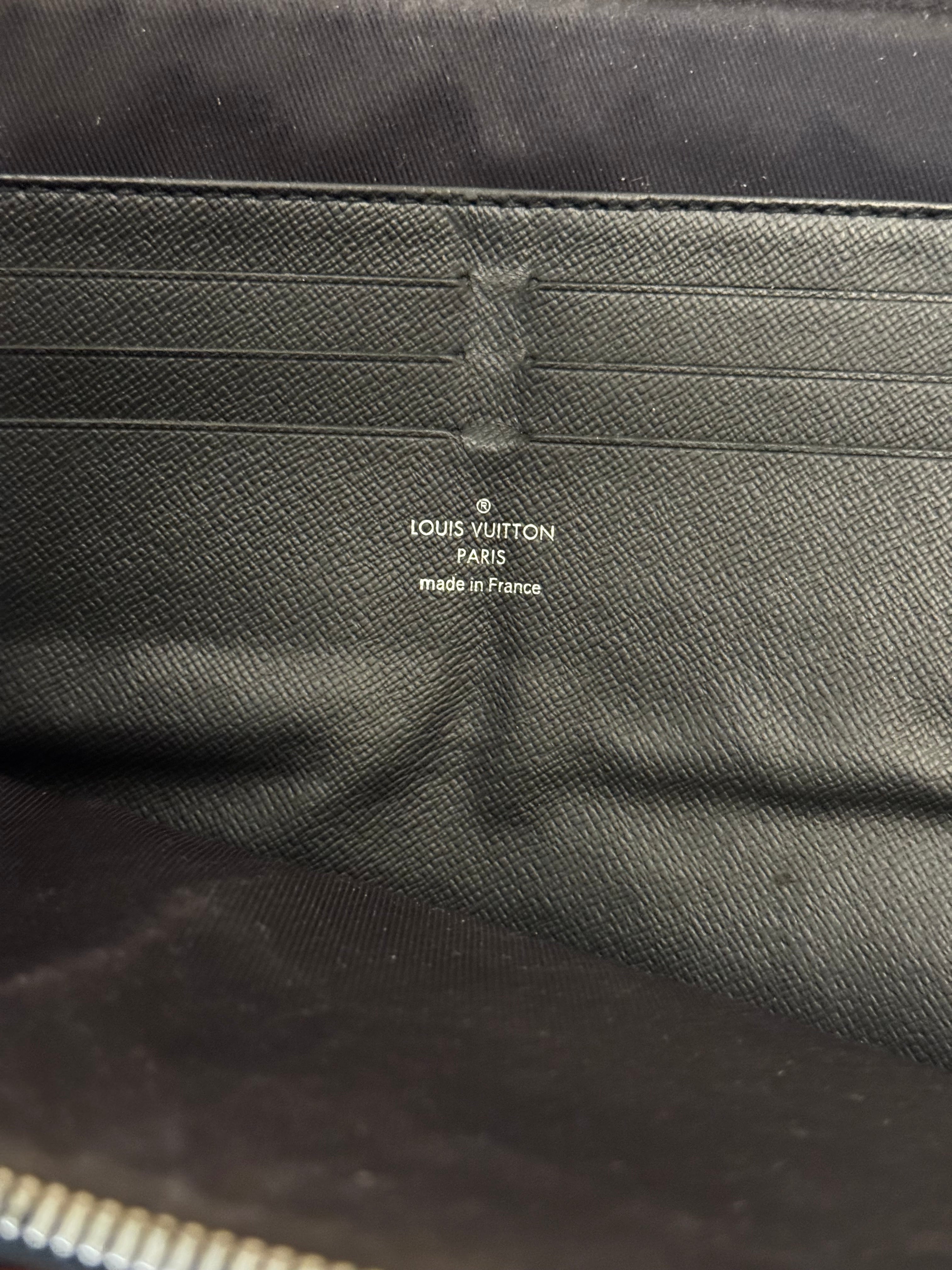 Louis Vuitton Pochette Etui PM