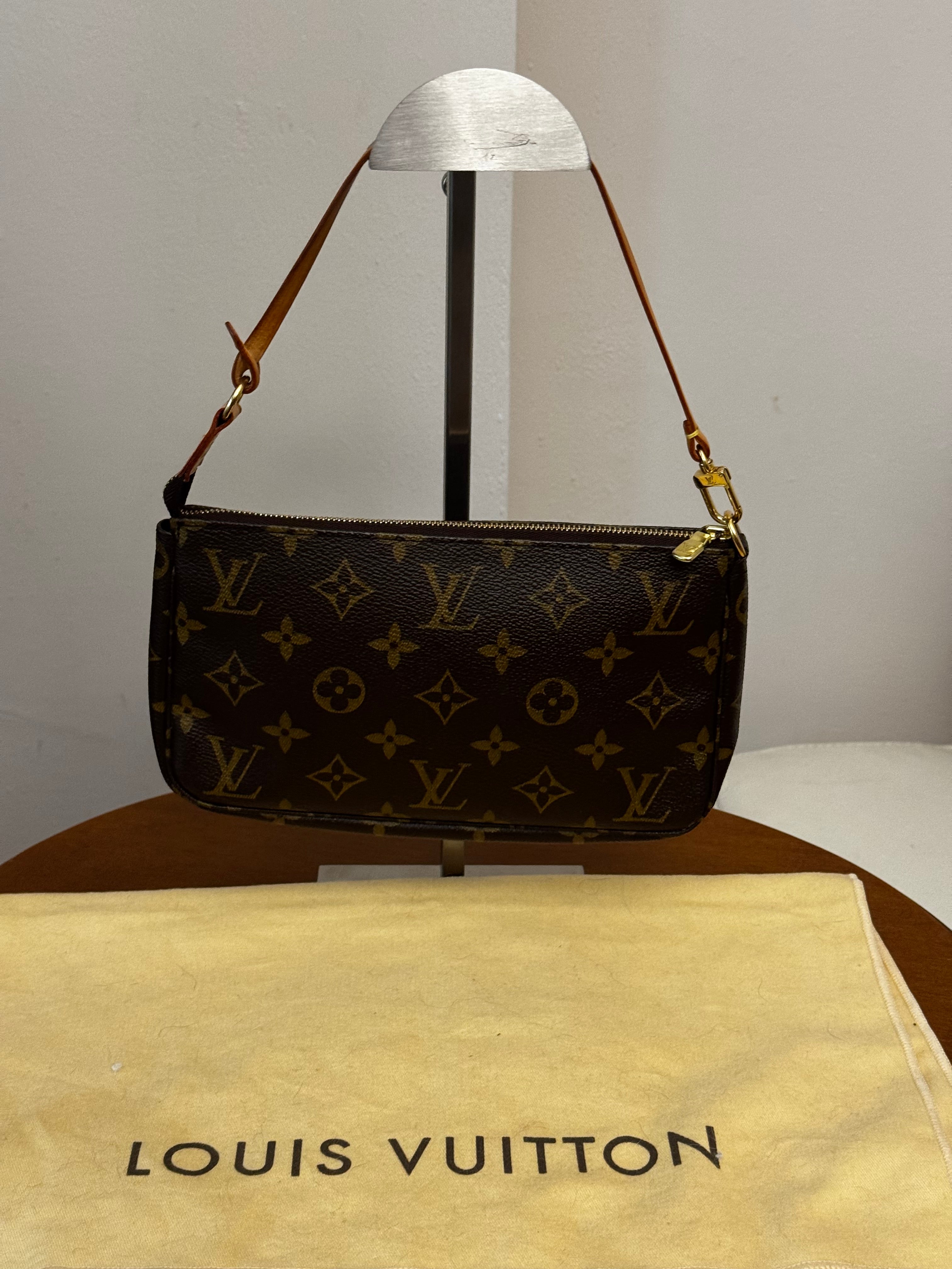 Louis Vuitton Pochette Accessories