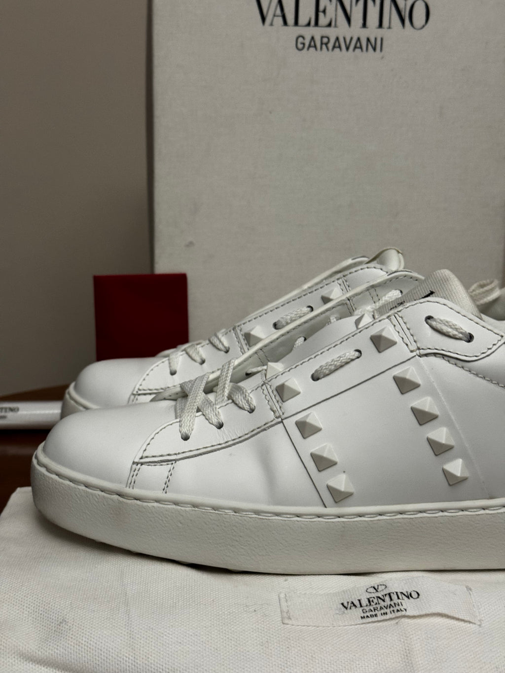 Valentino Garavani Rockstud Untitled