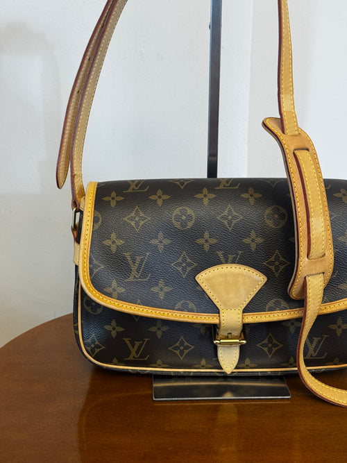 Louis Vuitton Sologne