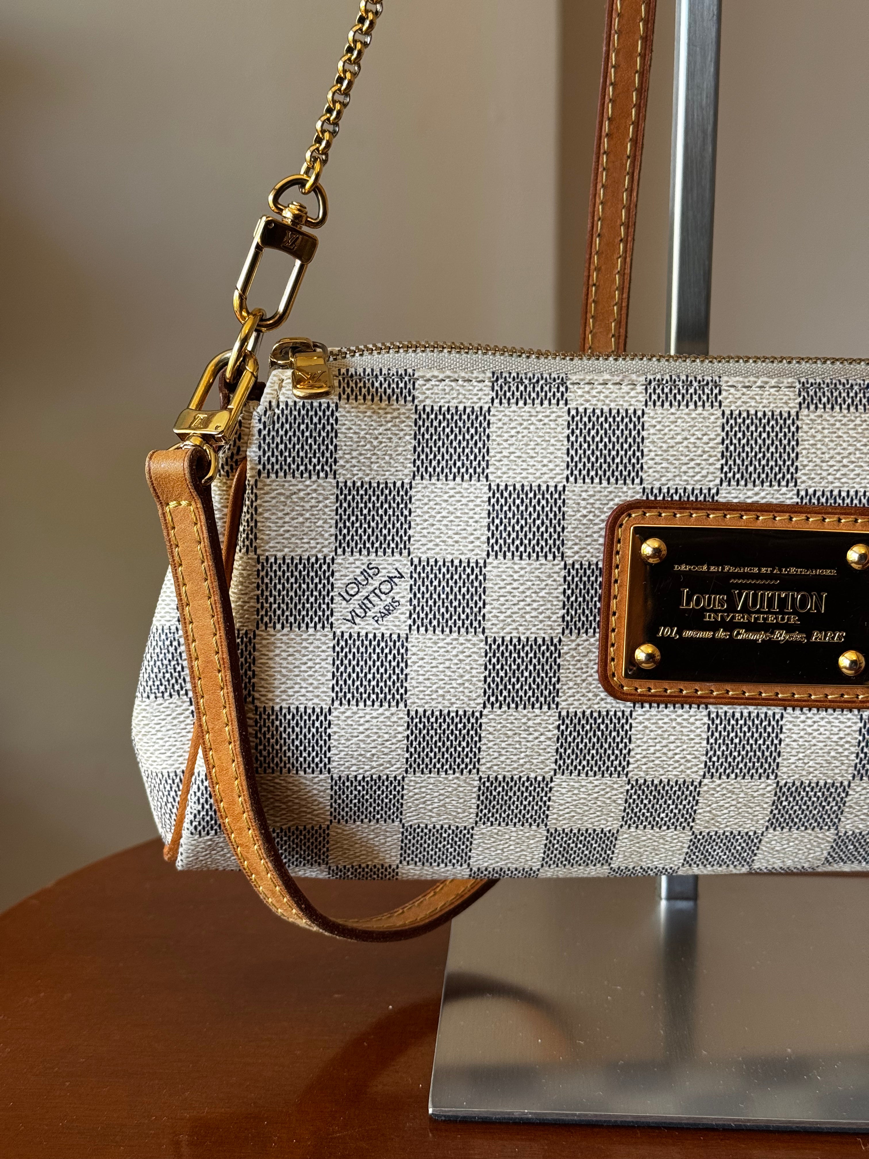 Pochette Eva Louis Vuitton