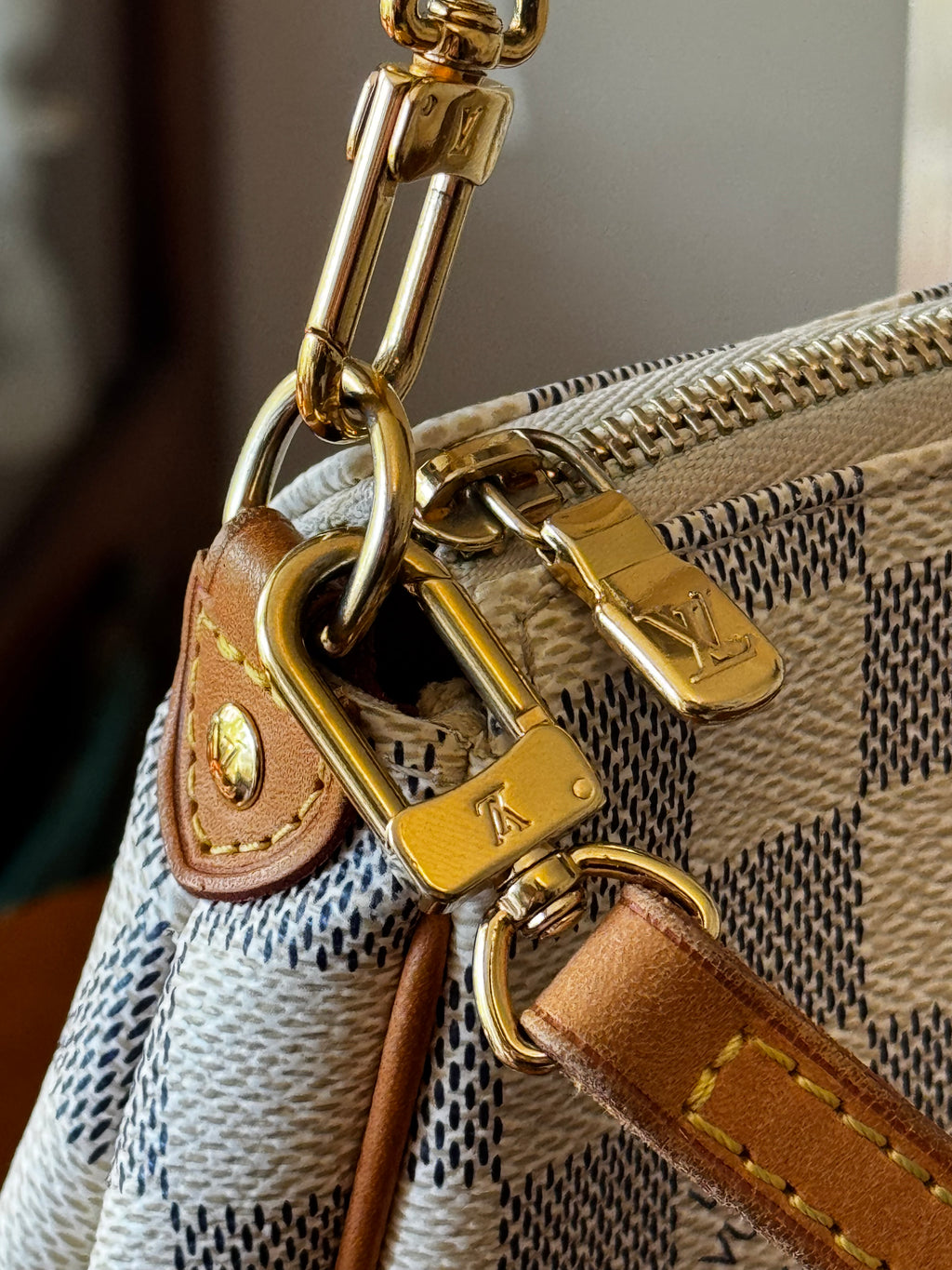 Pochette Eva Louis Vuitton